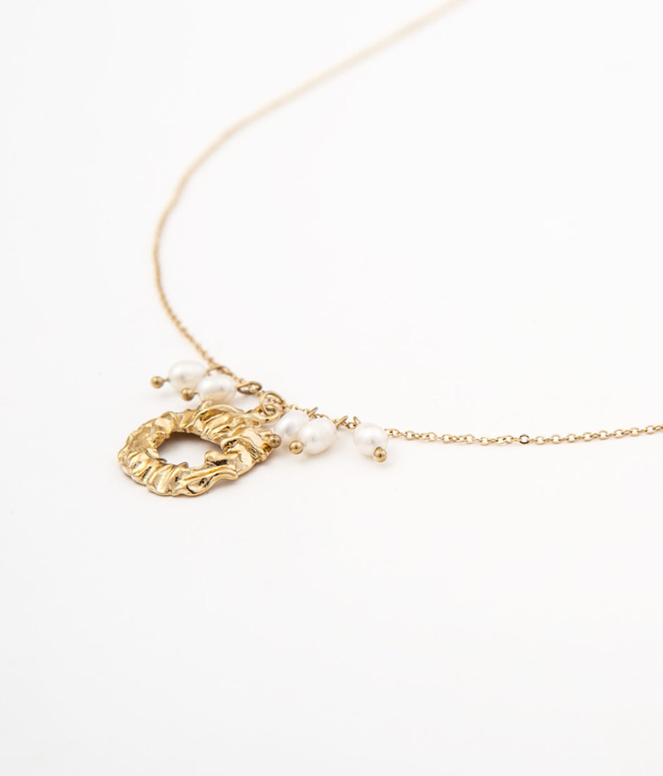 Collier pearls