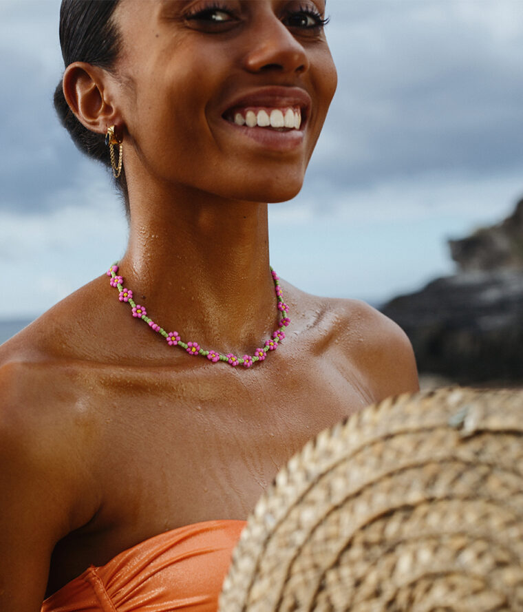 collier perles fleurs